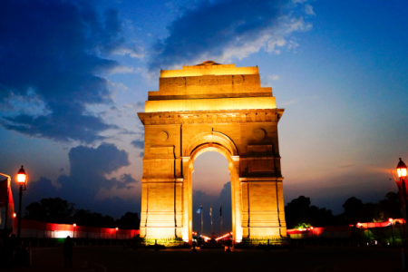 India Gate – The Eternal Flame of Valor in New Delhi